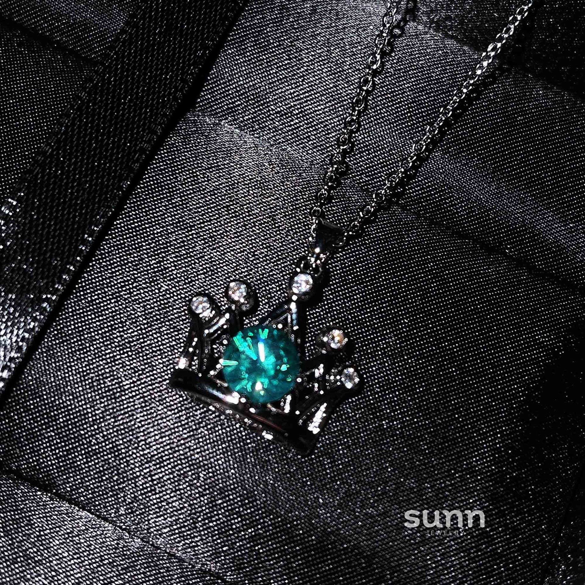 Gertrude Simulated Diamond Heart Necklace [36JYN0M0]