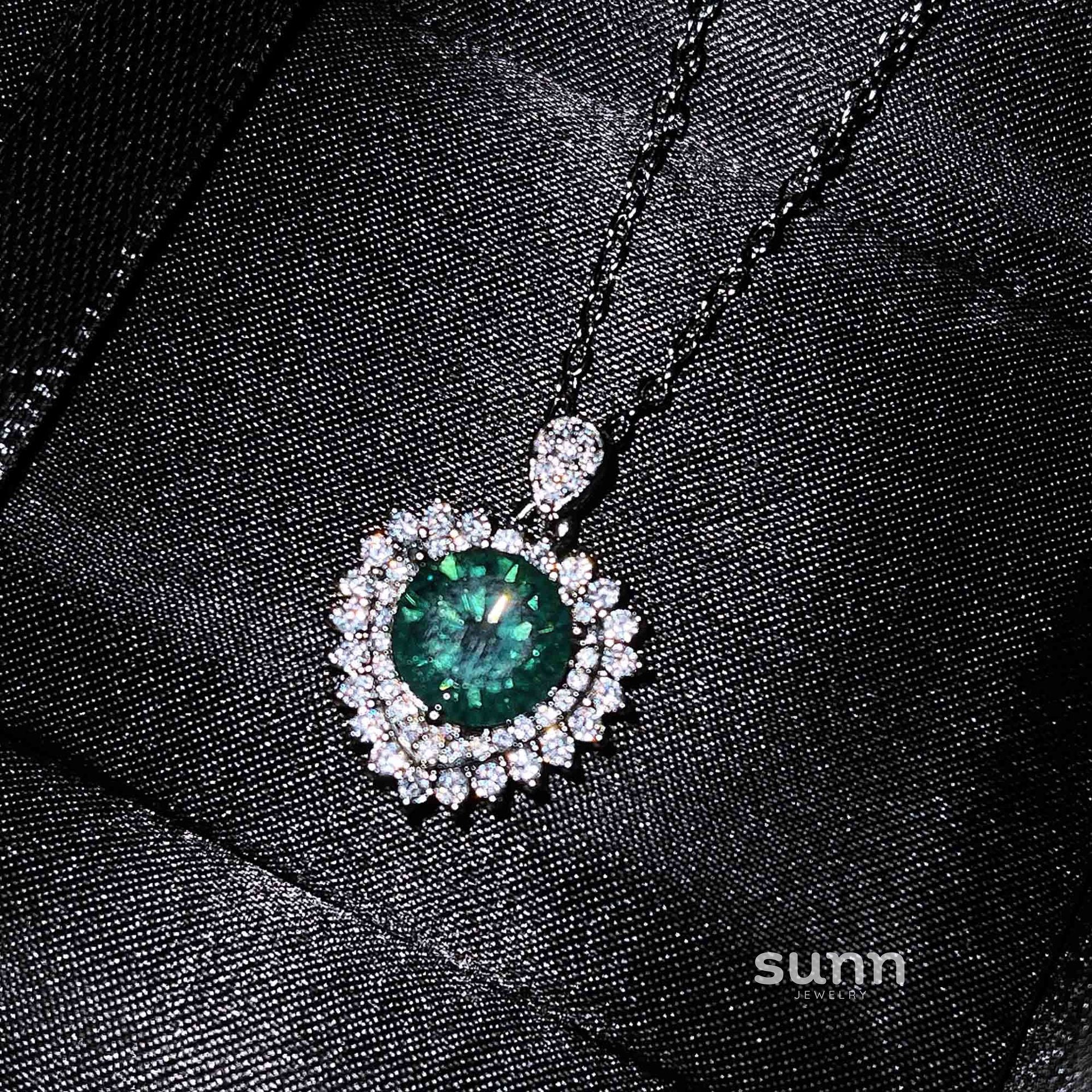 Gertrude Simulated Diamond Heart Necklace [YOXGF5TY]