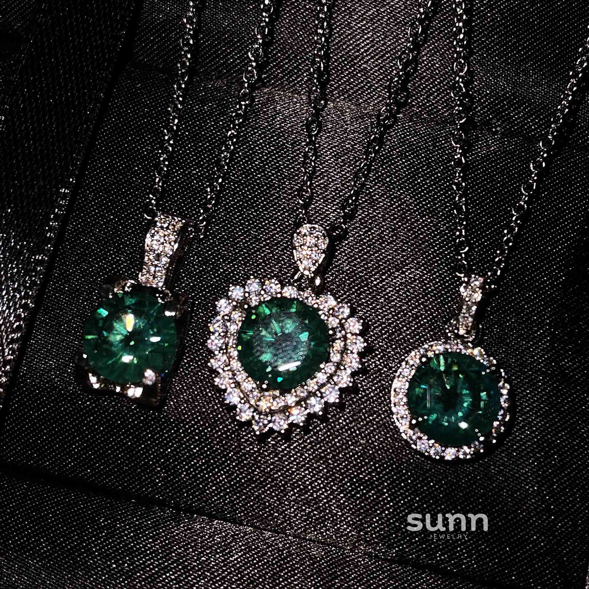Gertrude Simulated Diamond Heart Necklace [HCEEJY3L]