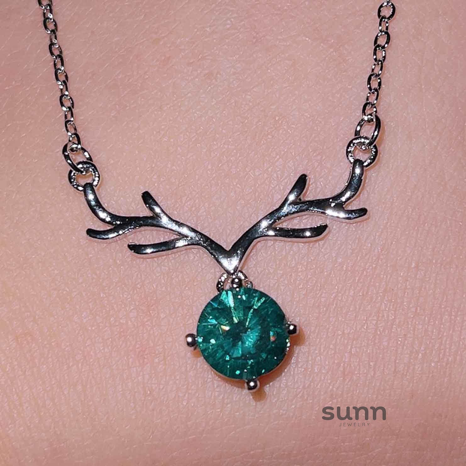 Gertrude Simulated Diamond Heart Necklace [ICEKC1VF]