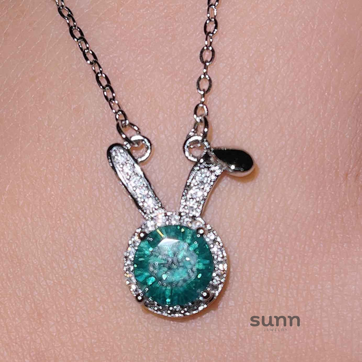 Gertrude Simulated Diamond Heart Necklace [4MW1YA2S]