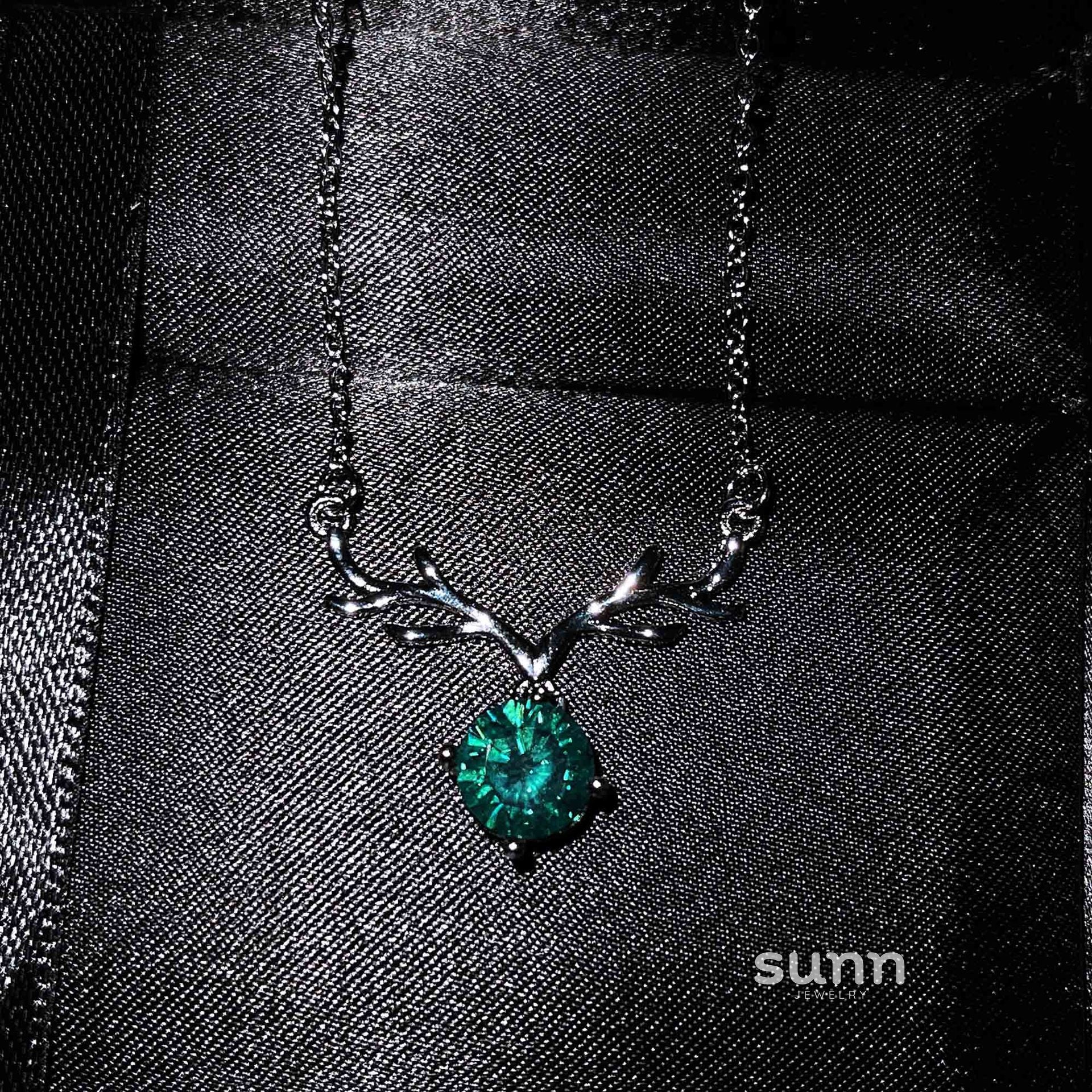 Gertrude Simulated Diamond Heart Necklace [YCMPBD53]