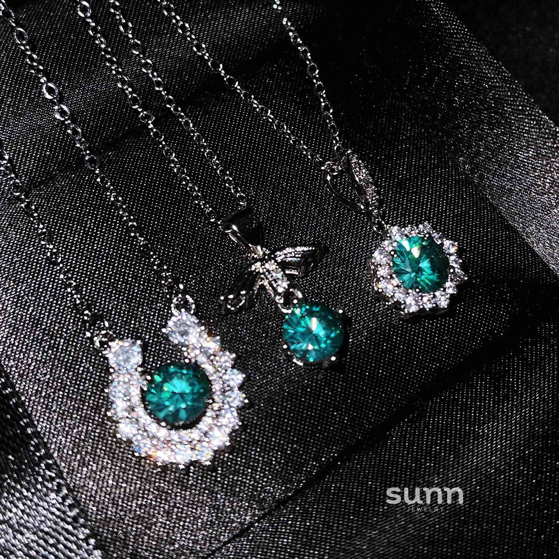 Gertrude Simulated Diamond Heart Necklace [87YMH1J0]