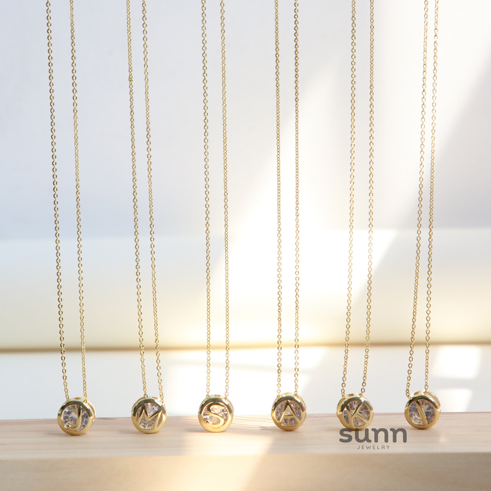 Gia Initial Pendant Necklace [P8BPGL63]