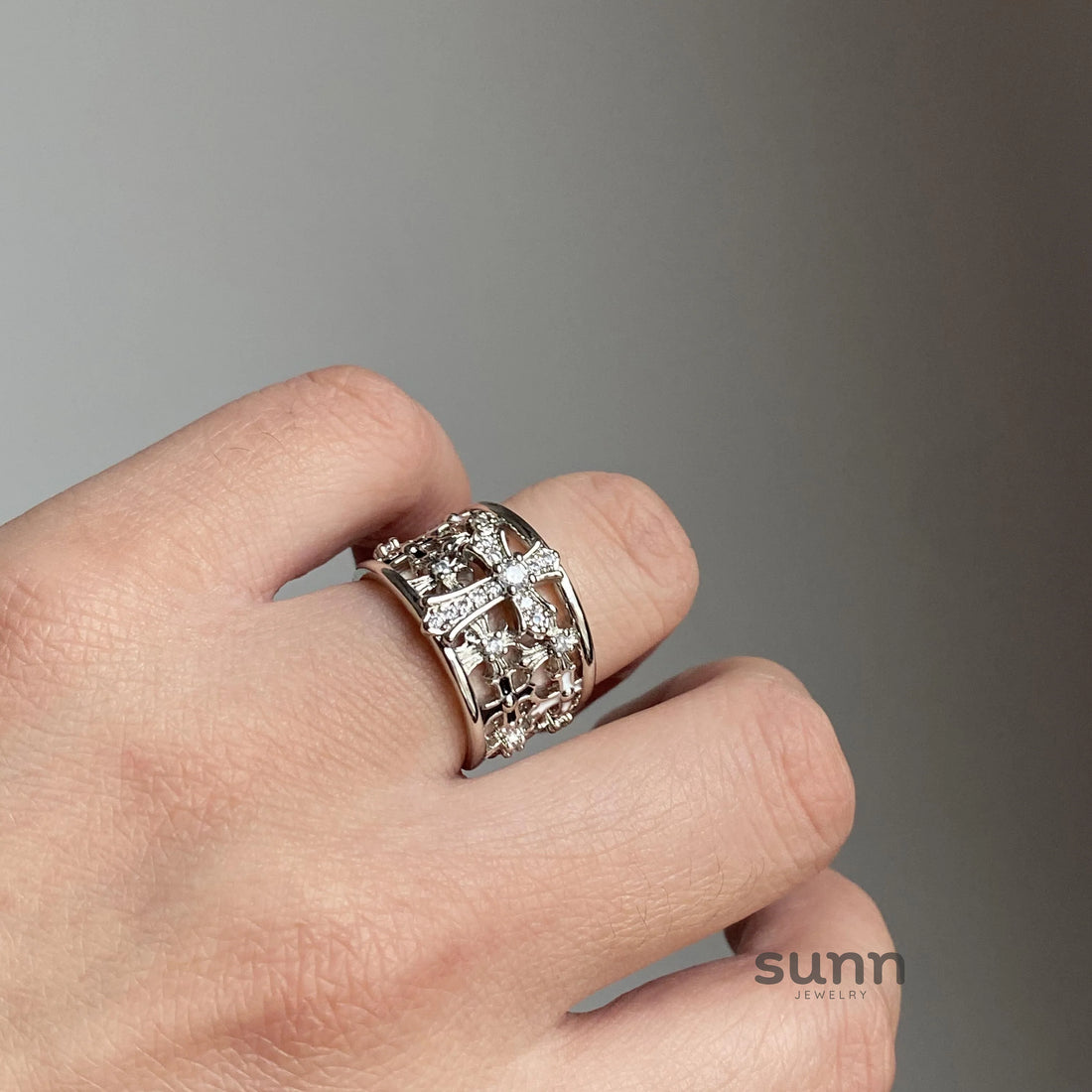 Gia Vintage Cross Ring