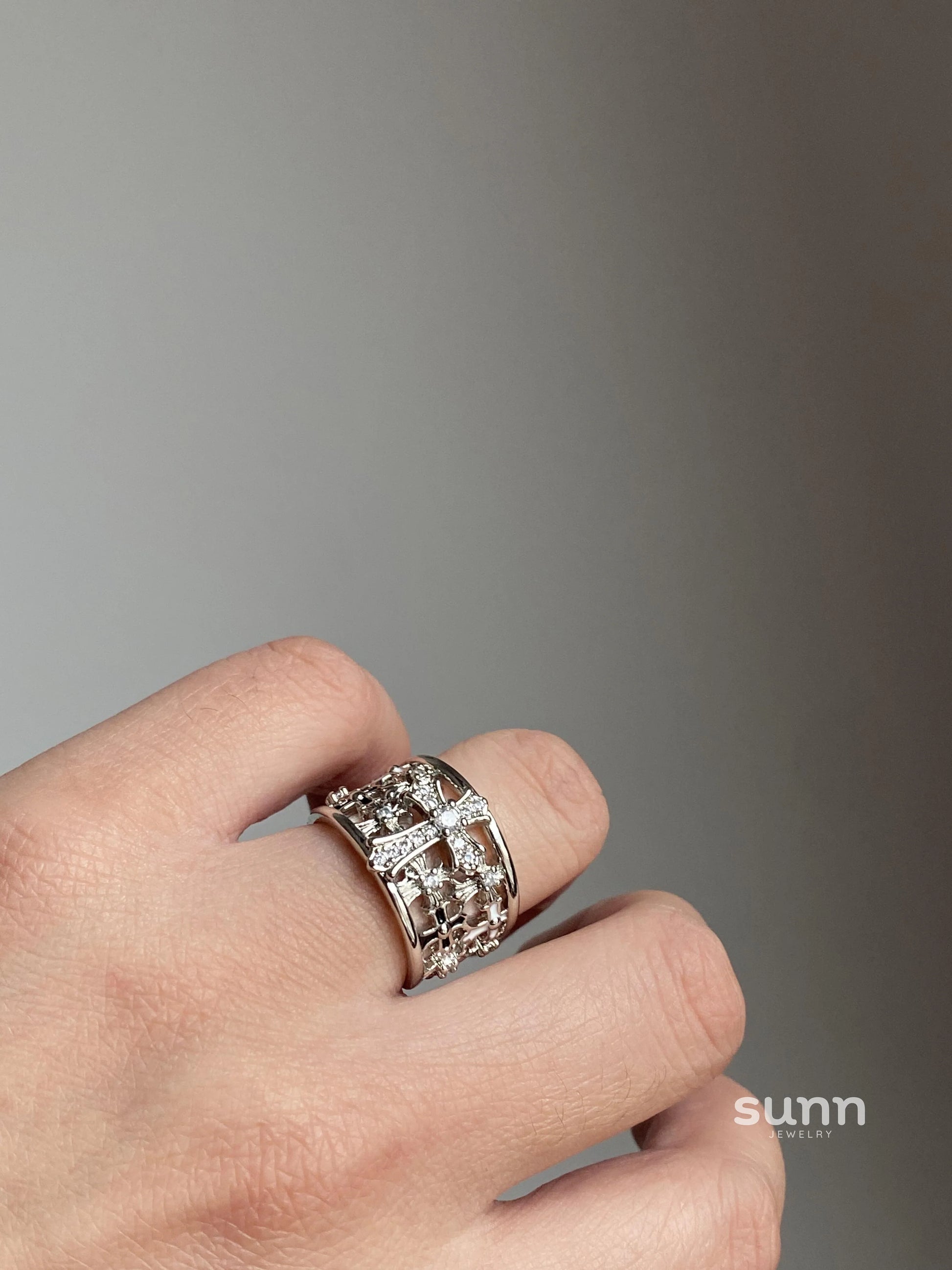 Gia Vintage Cross Ring