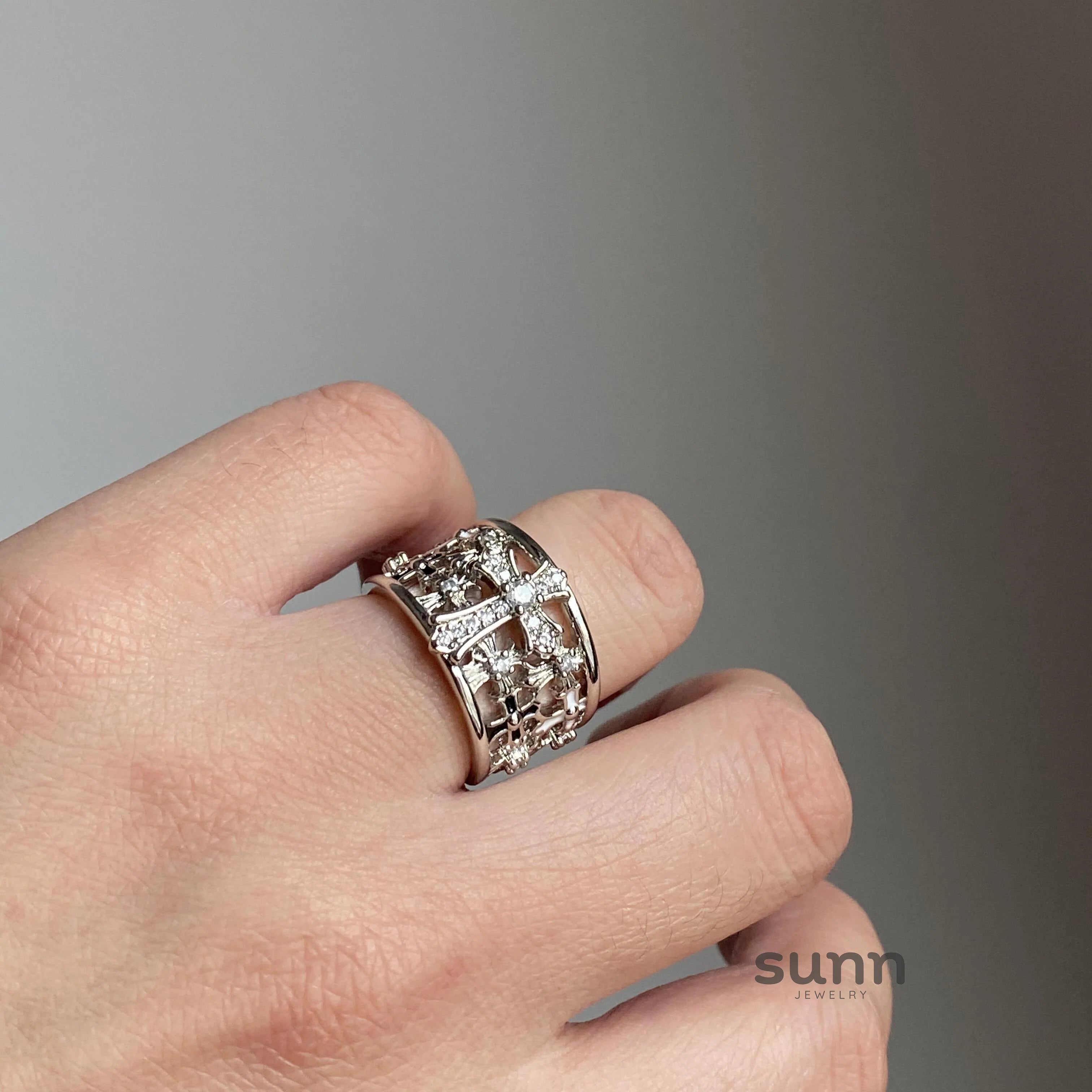 Gia Vintage Cross Ring