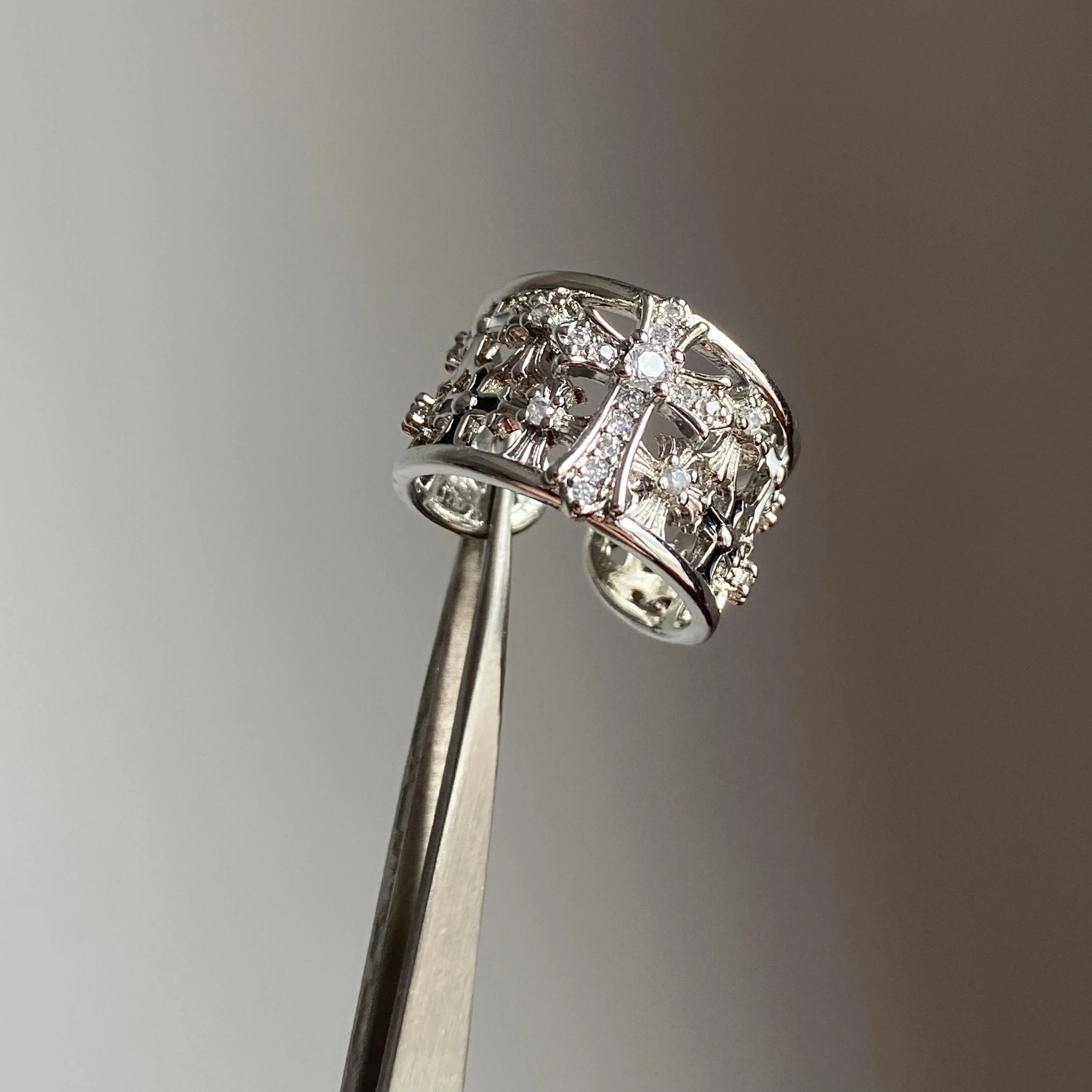 Gia Vintage Cross Ring