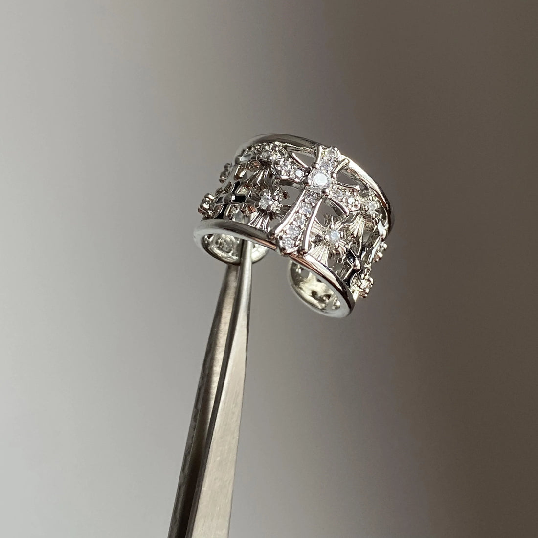 Gia Vintage Cross Ring
