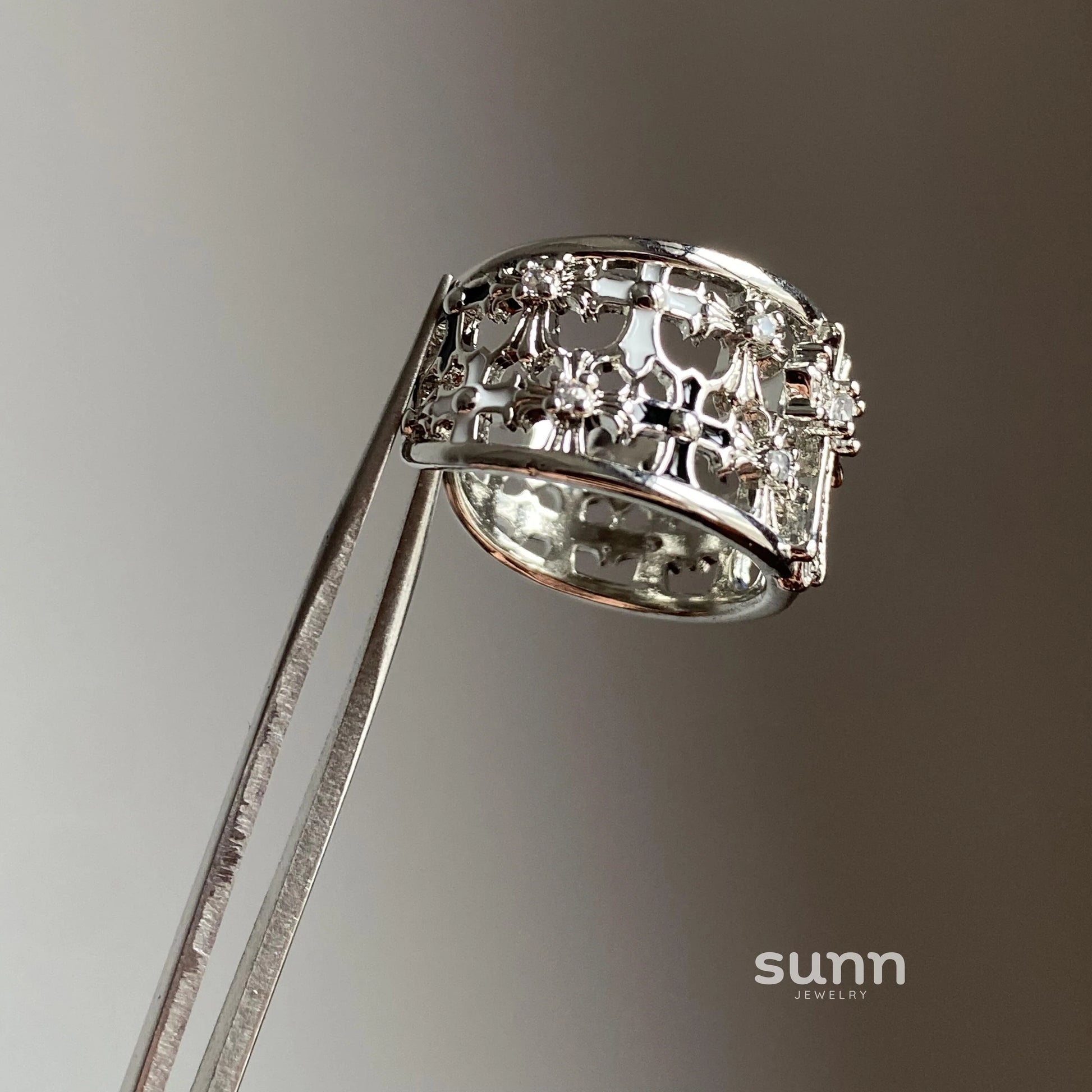 Gia Vintage Cross Ring