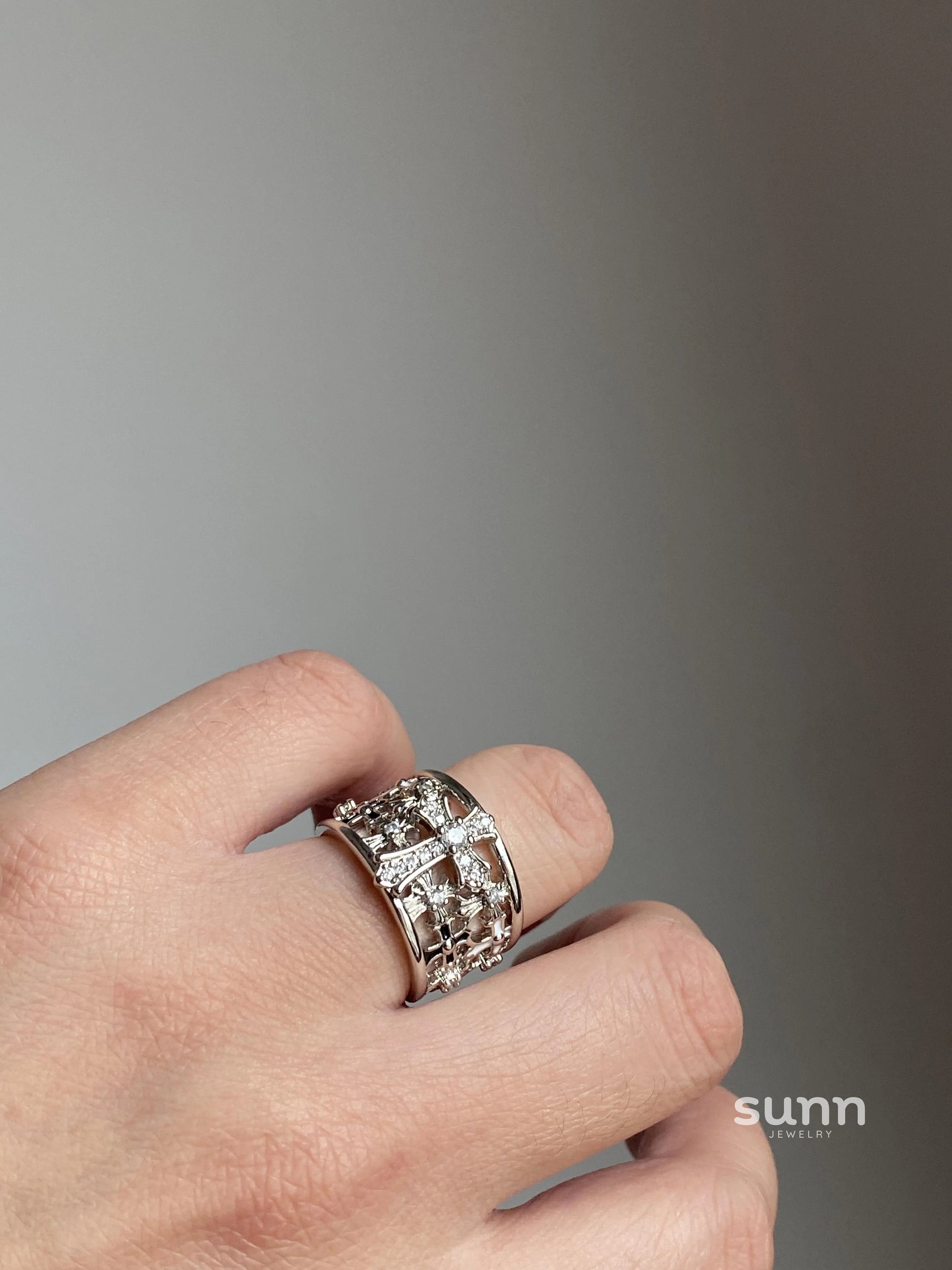 Gia Vintage Cross Ring