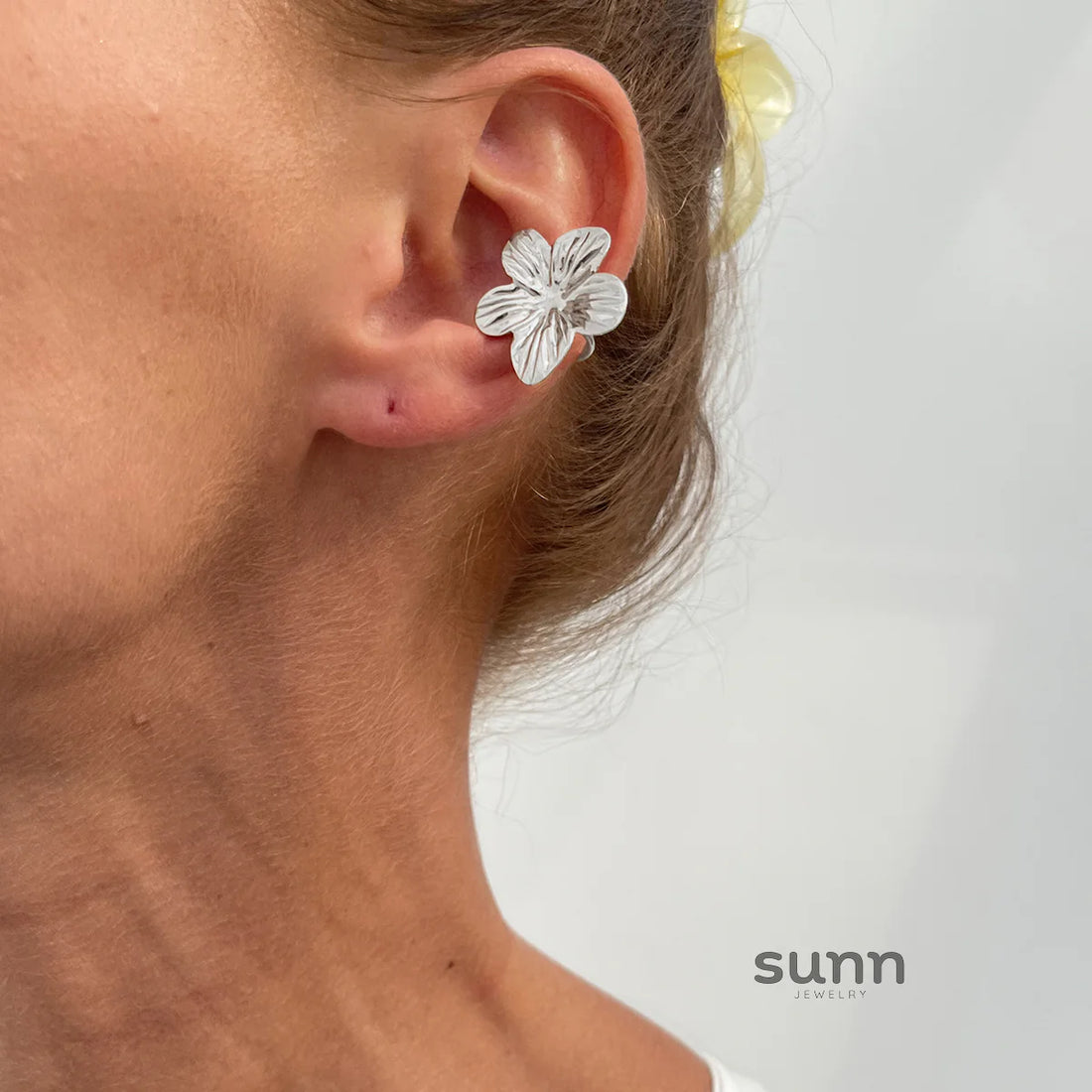 Giavana Floral Chain Ear Cuff