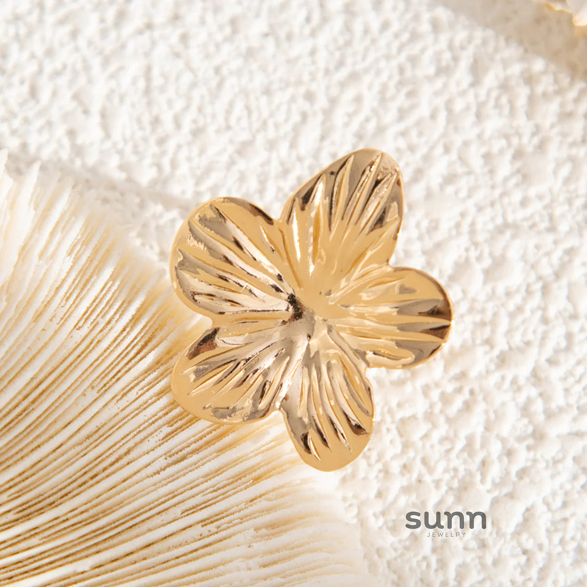 Giavana Floral Chain Ear Cuff
