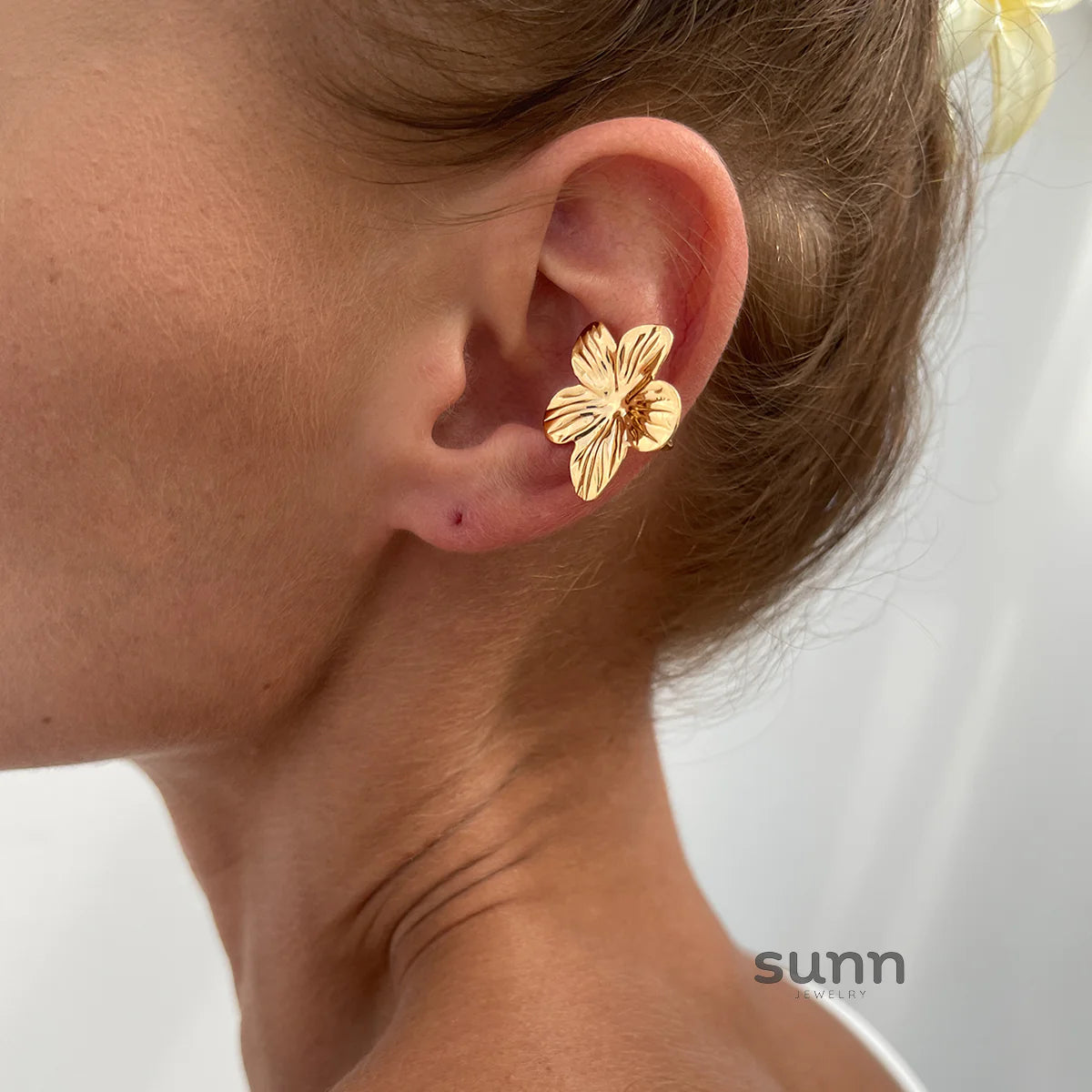 Giavana Floral Chain Ear Cuff