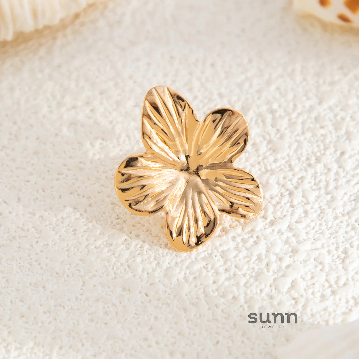 Giavana Floral Chain Ear Cuff