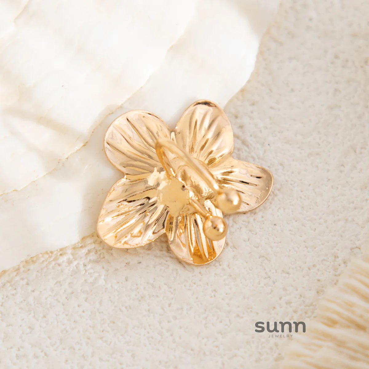 Giavana Floral Chain Ear Cuff
