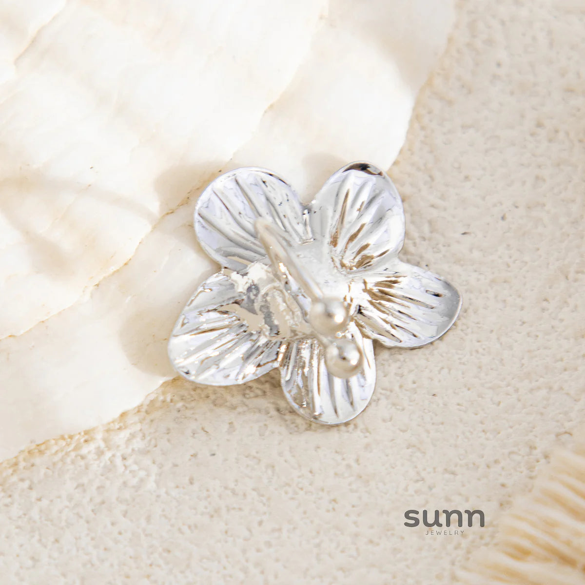 Giavana Floral Chain Ear Cuff