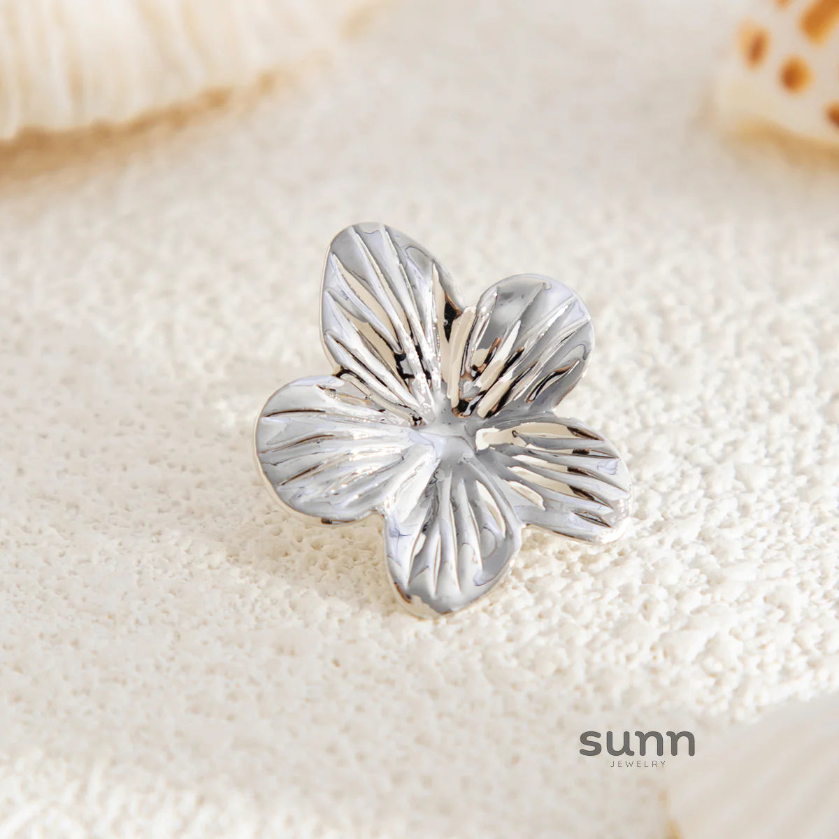 Giavana Floral Chain Ear Cuff