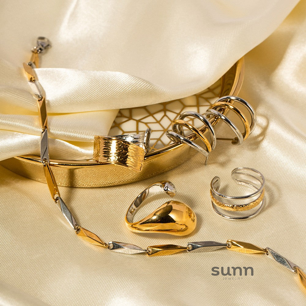 Giavana Stainless Steel Band Ring [8BD85KEK]