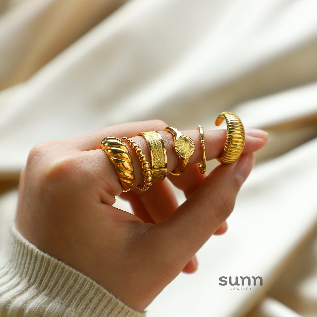 Giavana Stainless Steel Band Ring [M0B2LJ8L]