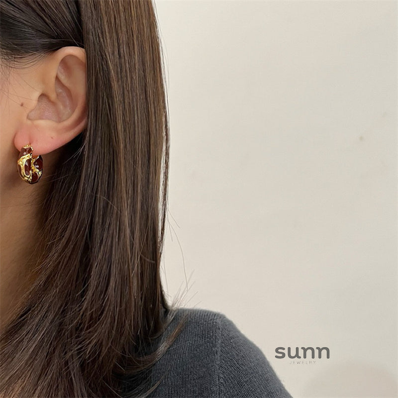 Giavonna Asymmetric Enamel Hoops [GUA3QAWE]