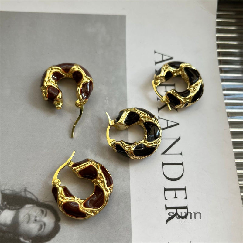 Giavonna Asymmetric Enamel Hoops [M4GD8ZE0]