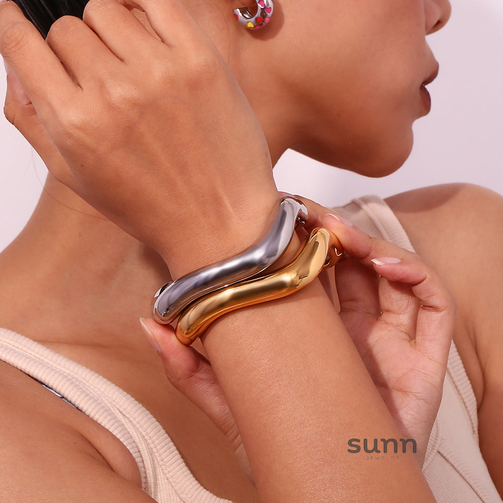 Gionna Liquid Wave Cuff Bracelet [GPLCUS6K]