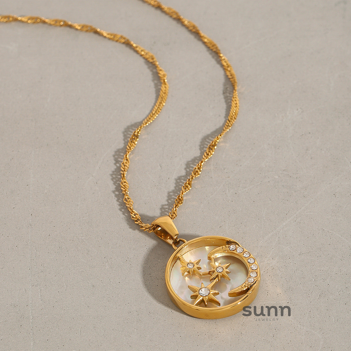 Giorgia Iridescent Moon Necklace [7IRN4IF5]