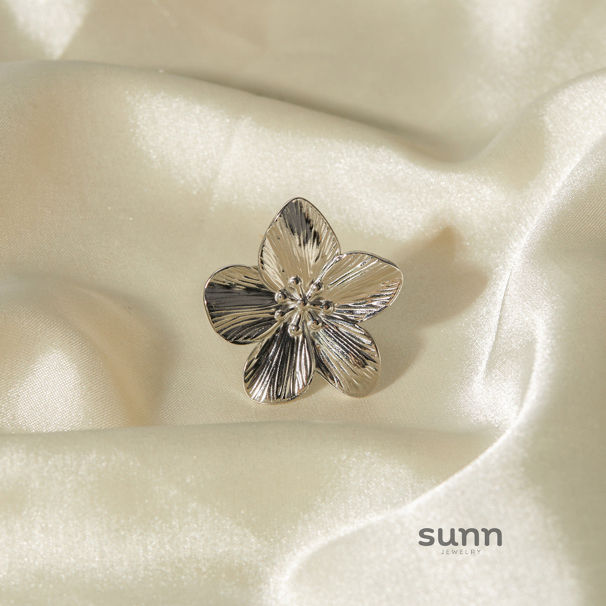 Gisele Pleated Bloom Open Ring [6DEUKXTE]
