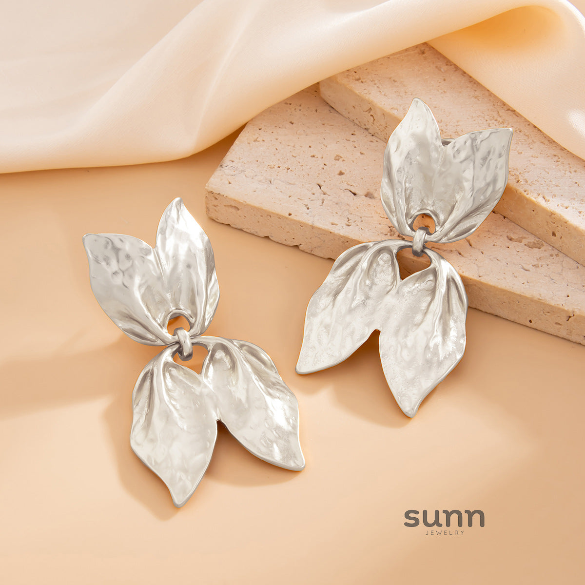 Gloria Geometric Drop Earrings [60GQ14GM]