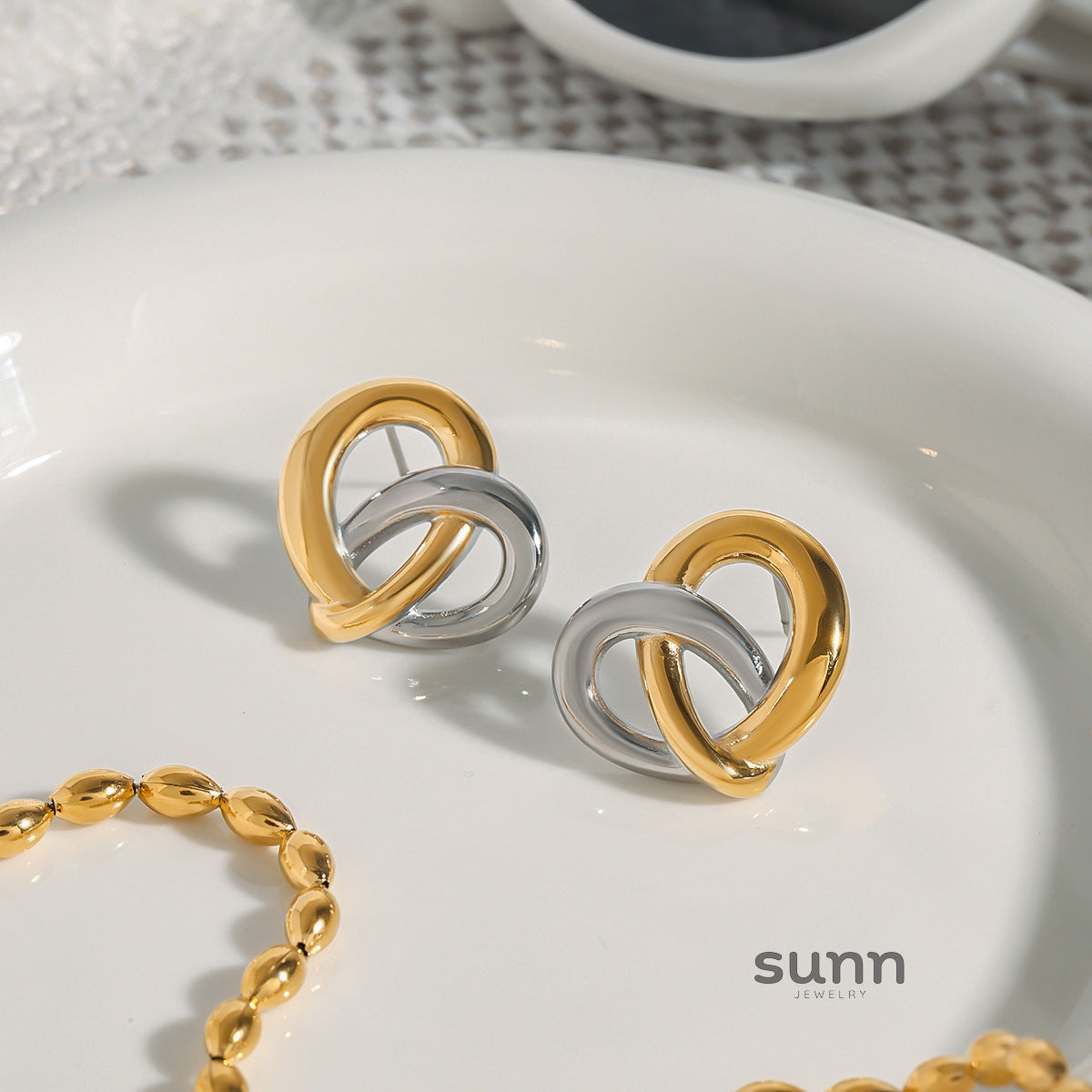 Gloria Heart Hoop Earrings [CNYY5V3G]