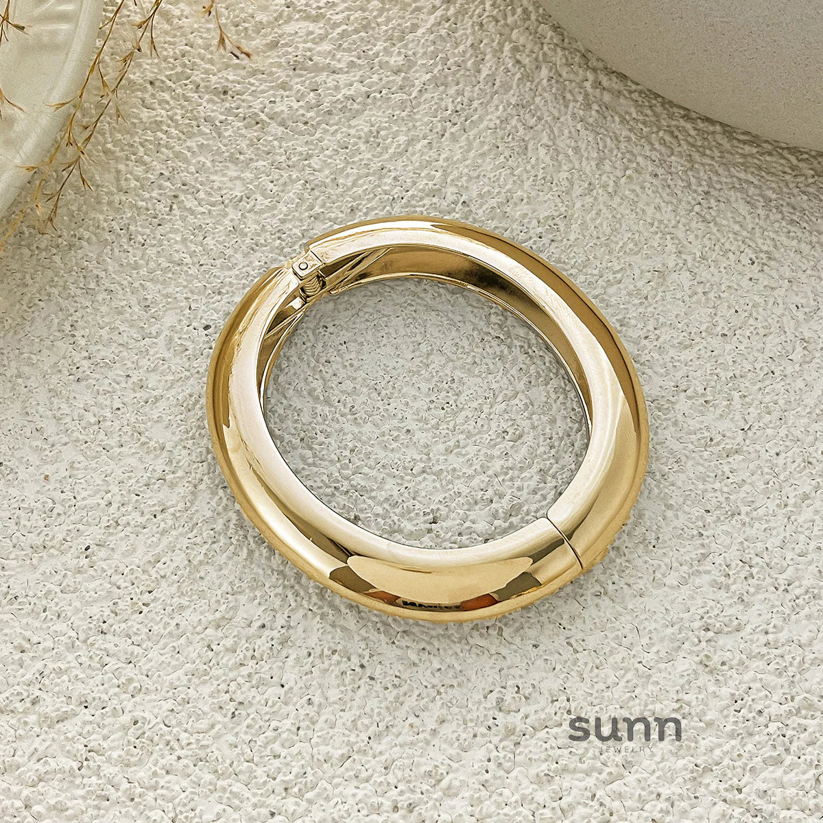Glory Modern Geometric Bangle
