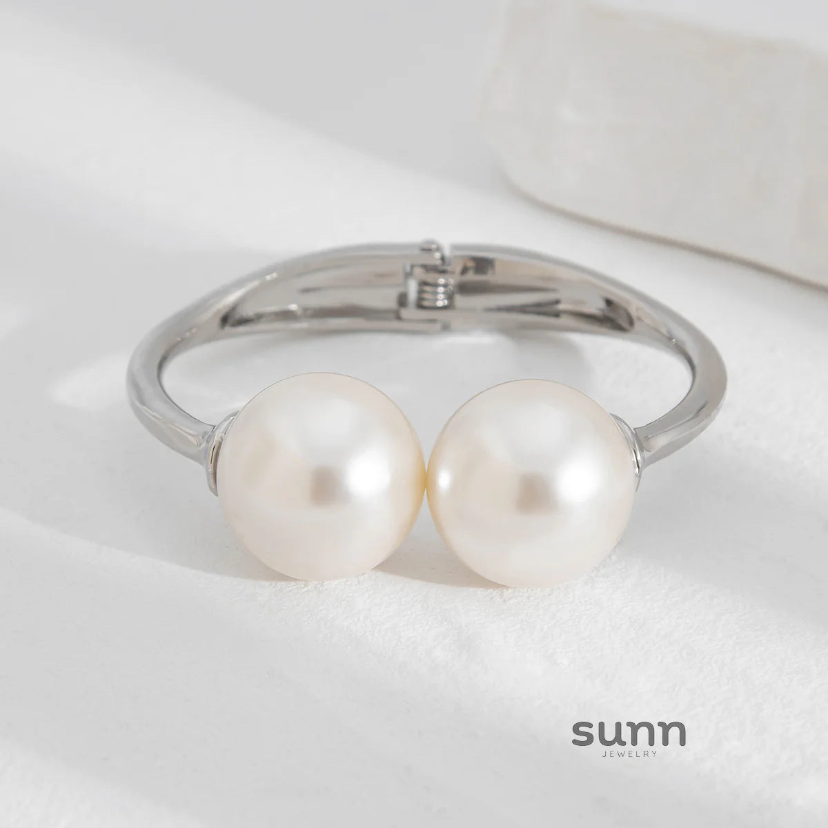 Glory Modern Geometric Bangle