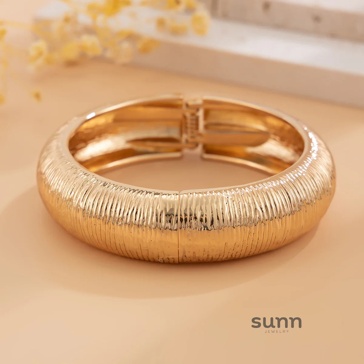 Glory Modern Geometric Bangle