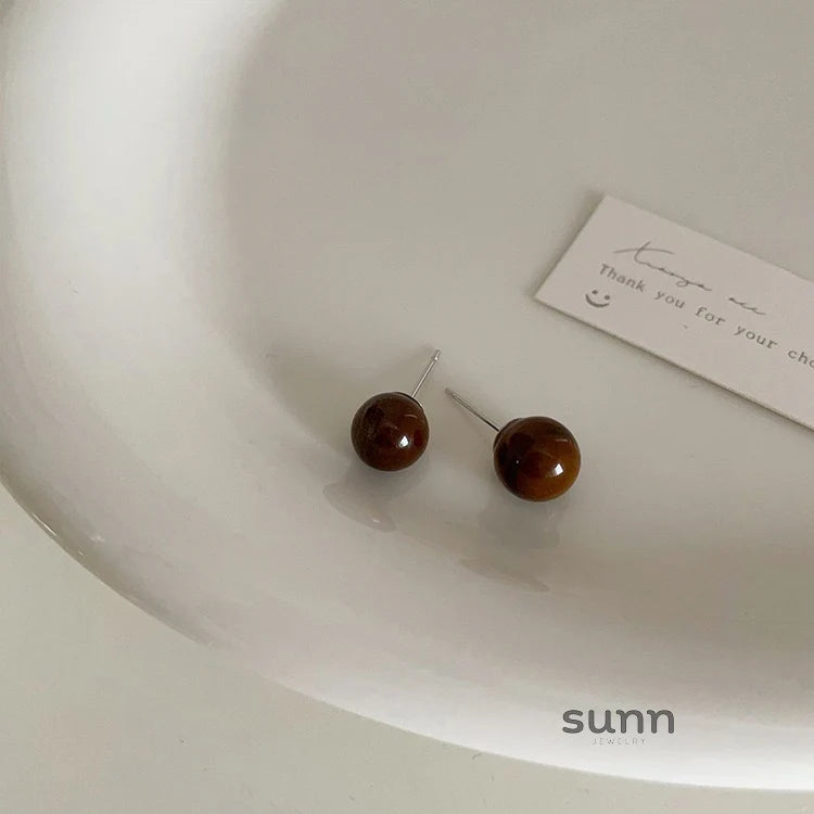 Glory Vintage Amber Eye Studs