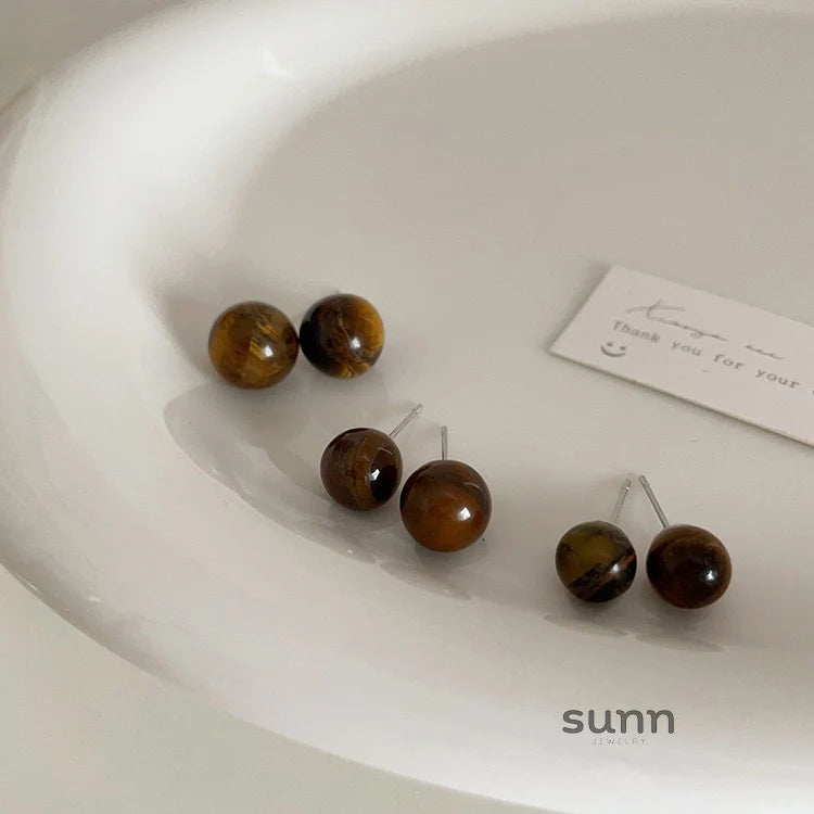 Glory Vintage Amber Eye Studs