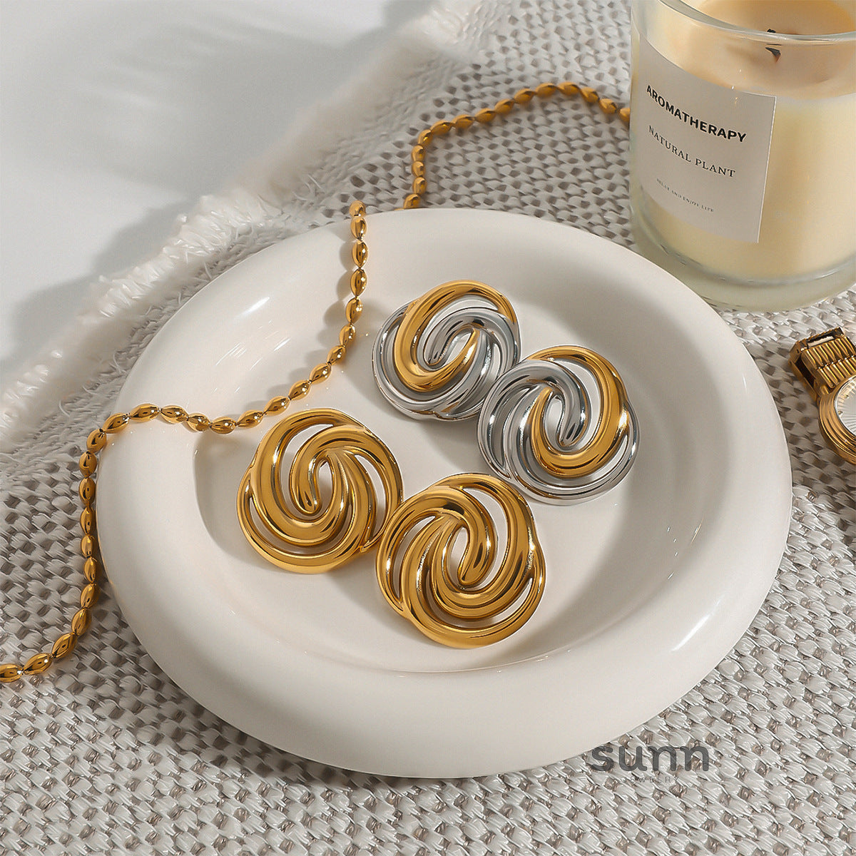 Gracelyn 18K Gold Cross Earrings [SM607Y8F]
