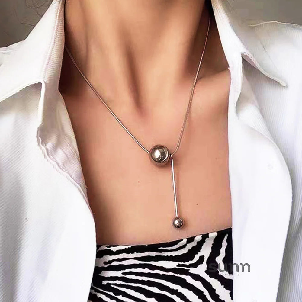 Graceyn Delicate Ball Necklace