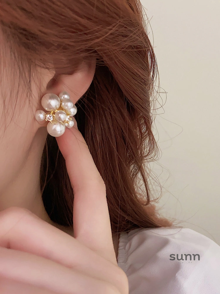 Gracie Vintage Pearl Studs [I8PKXKC0]