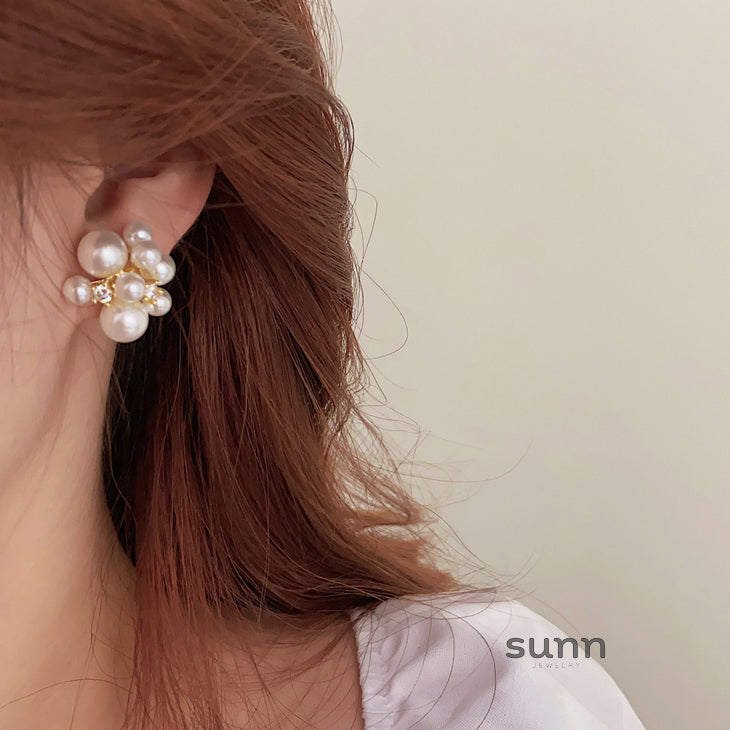 Gracie Vintage Pearl Studs [UOZV1XAZ]