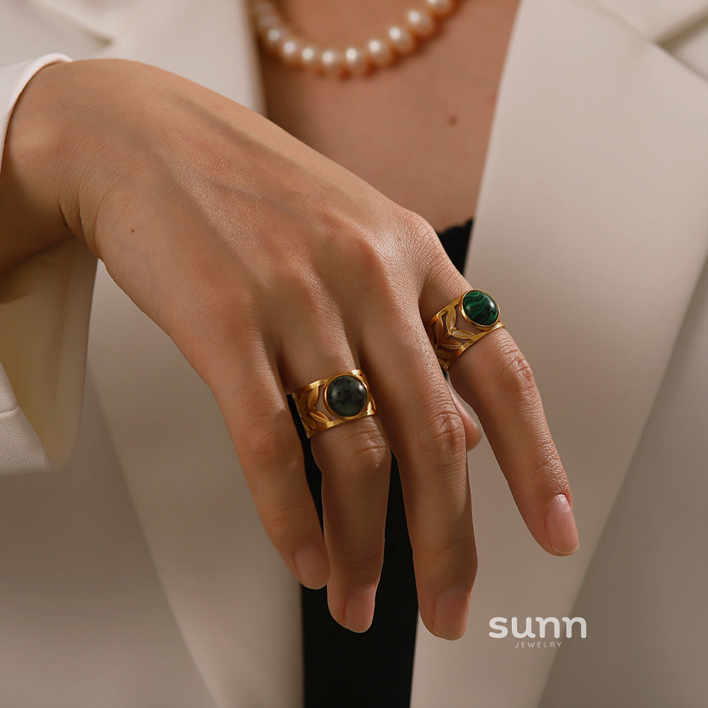 Grey Statement Gemstone Ring [H3XKQQUZ]