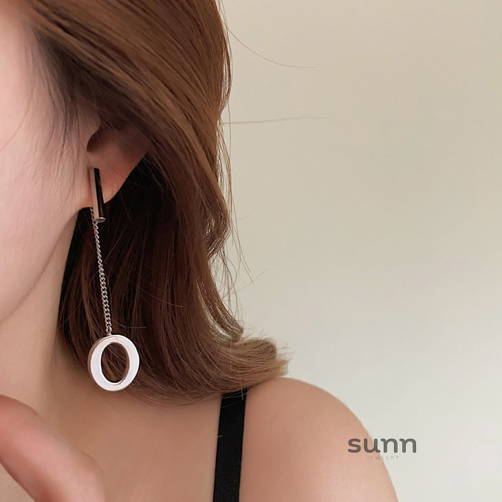 Gwen Asymmetric Geometric Earrings [K07M7X06]