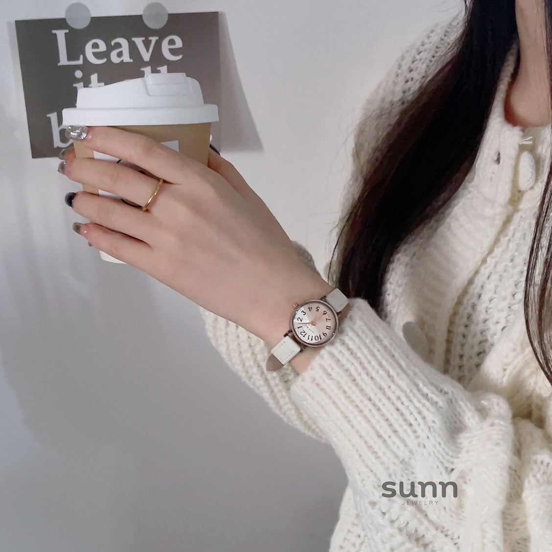 Gwendolynn Elegant Retro Watch [CURB4BYT]