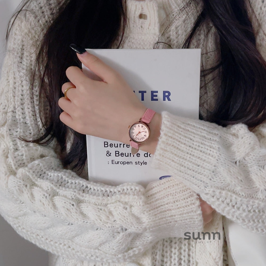 Gwendolynn Elegant Retro Watch [A8Z679XD]