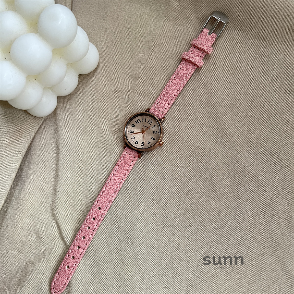 Gwendolynn Elegant Retro Watch [MVEPB75B]