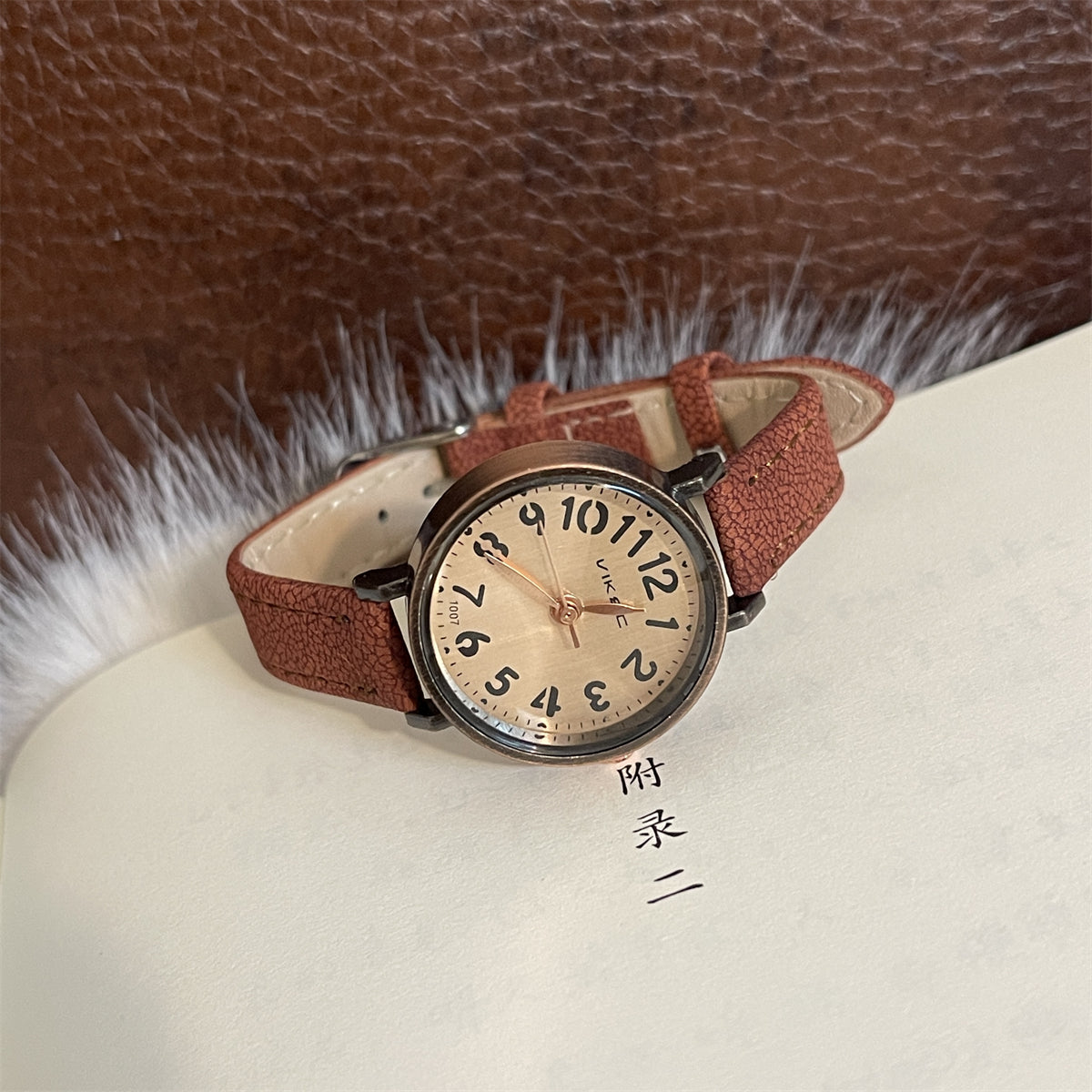 Gwendolynn Elegant Retro Watch [4JM77JR2]