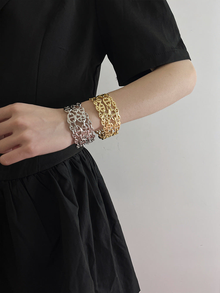 Gwynevere Statement Cuff Bracelet [ZPPAT50O]