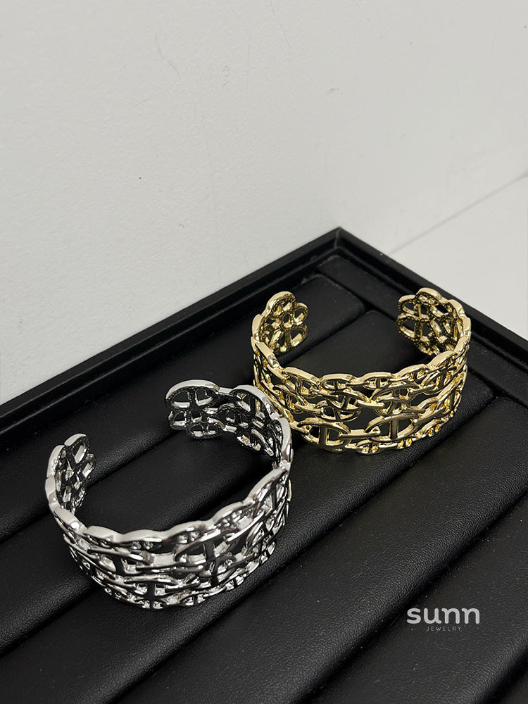 Gwynevere Statement Cuff Bracelet [1HQZCTHF]
