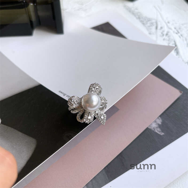 Habiba Zircon Bow Pearl Ring [VY4WVBEB]