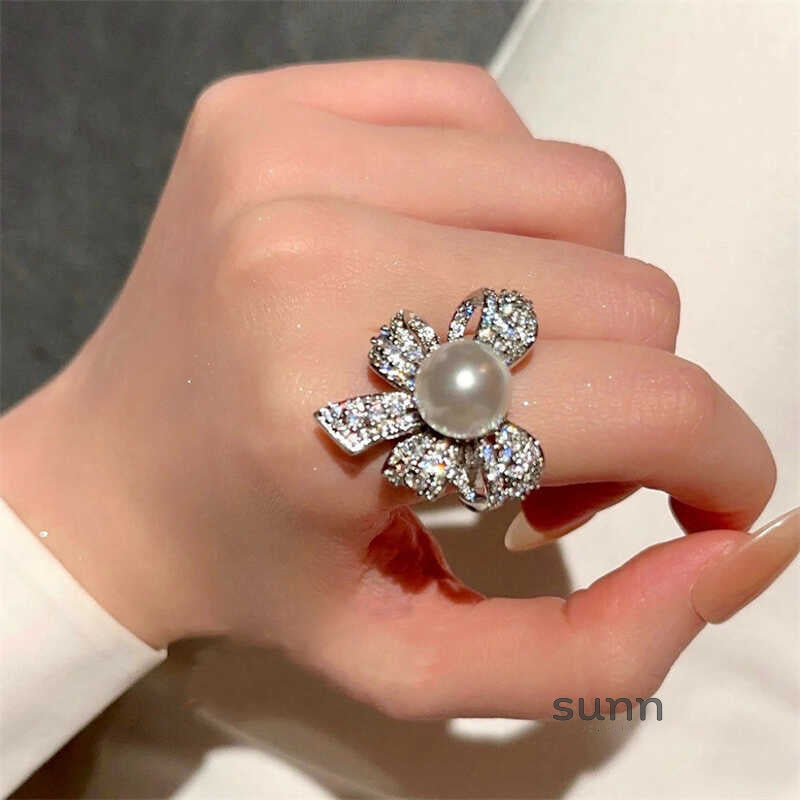 Habiba Zircon Bow Pearl Ring [0T4P8RJY]